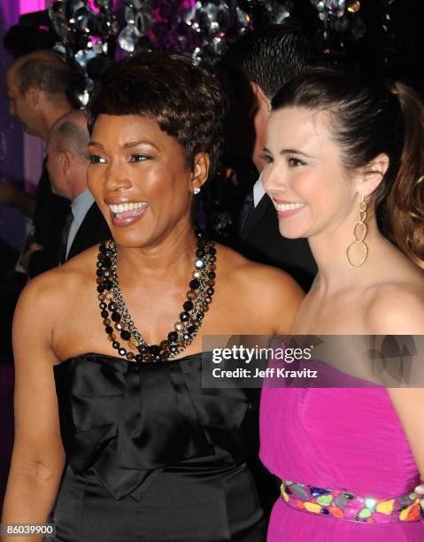Actresses Angela Bassett and Linda Cardellini backstage at the 7th Annual TV Land Awards held at Gibson Amphitheatre on April 19, 2009 in Universal...