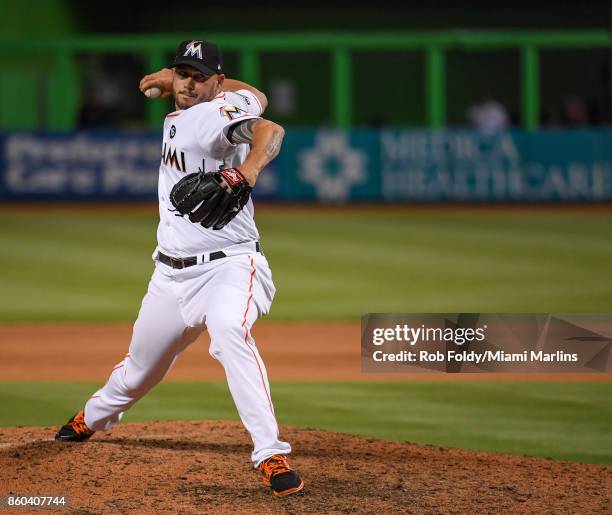 Dustin McGowan of the Miami Marlins pitches during the game against the New York Mets at Marlins Park on April 13, 2017 in Miami, Florida.