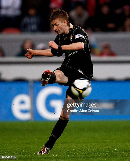 Marco Reus of Ahlen in action during the second Bundesliga match between FSV Mainz 05 and Rot-Weiss Ahlen at the "Am Bruchweg" stadium on April 17,...