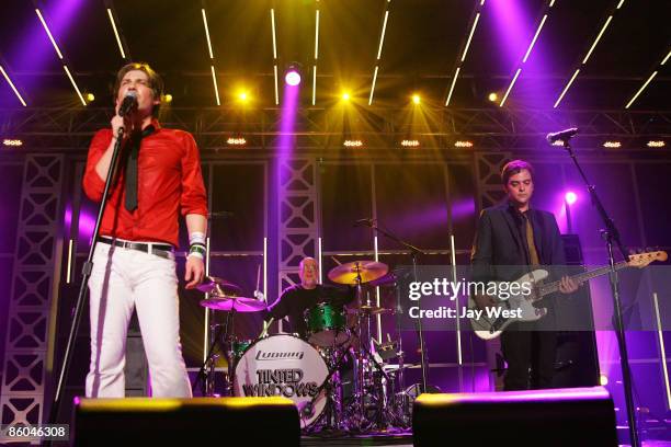 Singer Taylor Hanson, Drummer Bun E. Carlos and Bass player Adam Schlesinger of the new band Tinted Windows perform in concert on day 4 of the 2009...