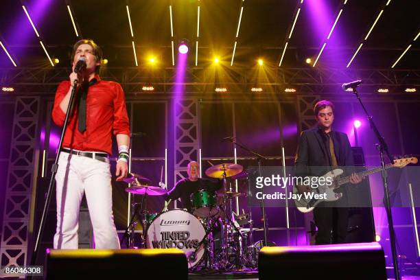 Singer Taylor Hanson, Drummer Bun E. Carlos and Bass player Adam Schlesinger of the new band Tinted Windows perform in concert on day 4 of the 2009...