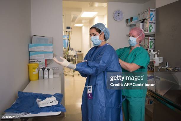 Carpal Tunnel Surgery Photos And Premium High Res Pictures Getty Images carpal-tunnel-surgery-photos-and-premium-high-res-pictures-getty-images