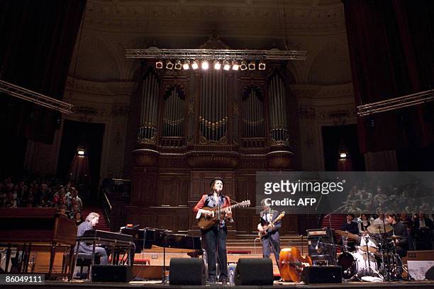 French-US singer Madeleine Peyroux performs during a concert in Amsterdam, on April 20, 2009. AFP PHOTO/ANP / CYNTHIA BOLL / netherlands out -...