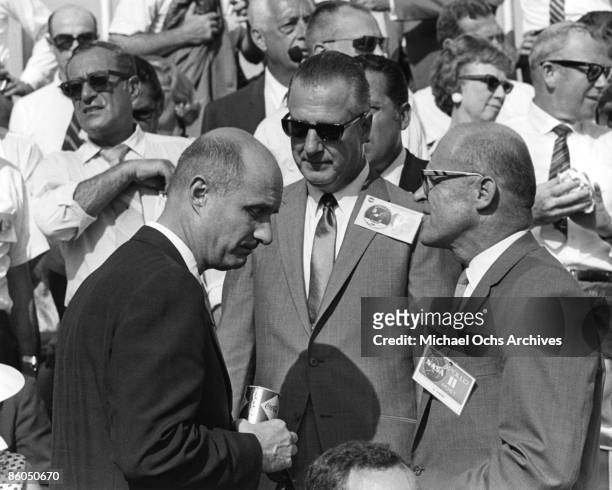 Vice President Spiro Agnew , chats with Apollo 10 commander Thomas P. Stafford and Deputy Director Center of Management at the Spaceport Albert...