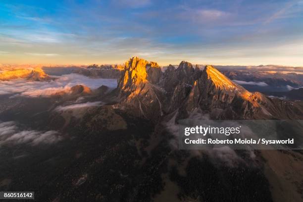 aerial view of sassolungo, south tyrol, italy - fassatal stock-fotos und bilder