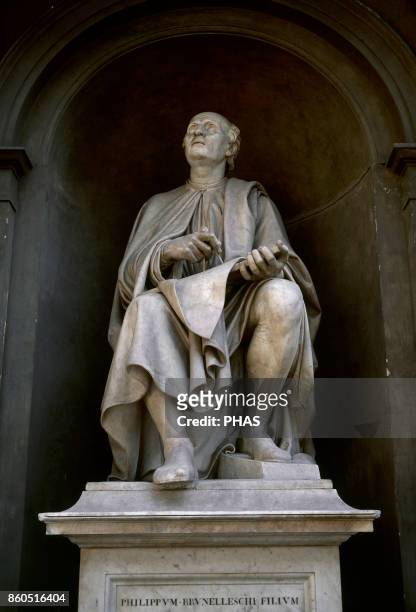 Filippo Brunelleschi . Italian sculptor. Statue with the representation of Filippo Brunelleschi. Florence, Tuscany, Italy.