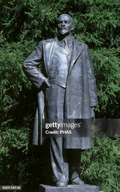 Lenin, pseudonym of Vladimir Ilyich Ulyanov . Revolutionary and Russian politician. Statue of Lenin located in the Sovietic Sculpture Park, Grutas...