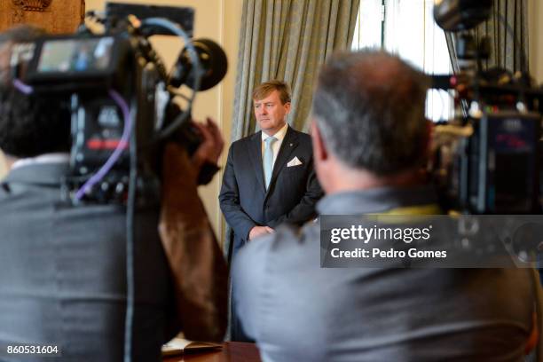 King Willem-Alexander of the Netherlands during a visit to the Escola Nacional de Bombeiros on October 12, 2017 in Sintra, Portugal.