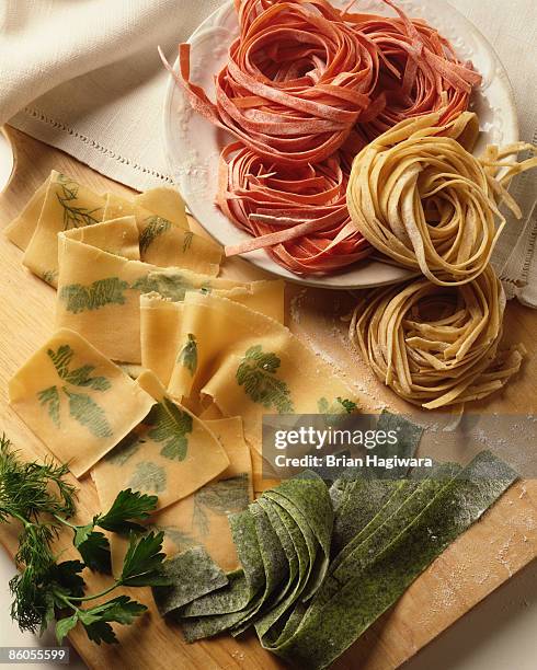 homemade pasta - tomatenpasta stockfoto's en -beelden