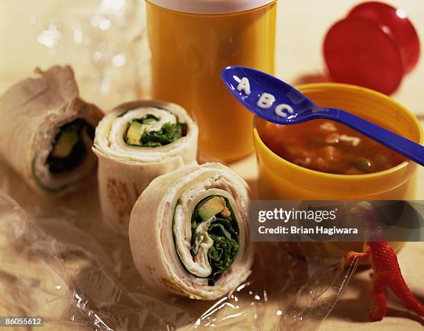 turkey and vegetable wrap with vegetable soup - pâtes alphabet photos et images de collection
