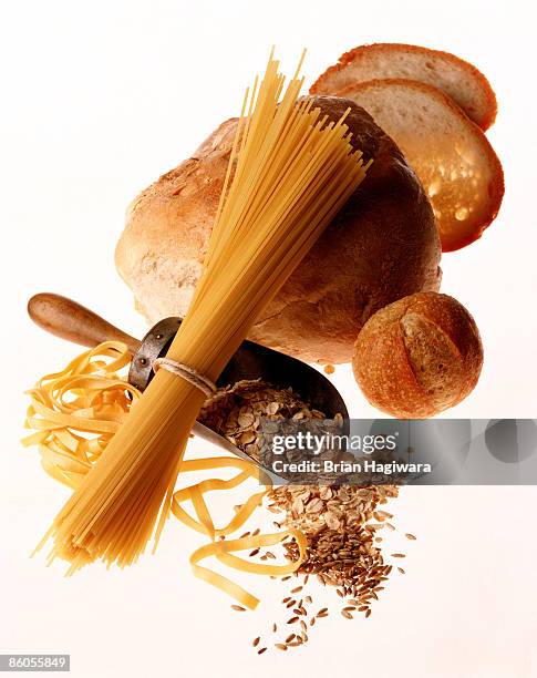 pasta , grains , and breads - riso cereale foto e immagini stock