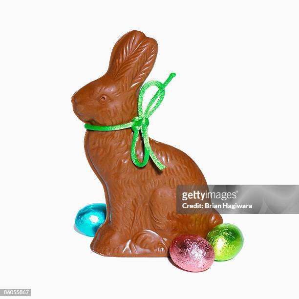 chocolate rabbit - chocolate bunny stock pictures, royalty-free photos & images