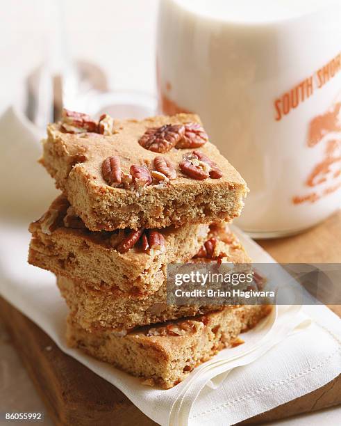 maple bacon blondies - pecan tree bildbanksfoton och bilder