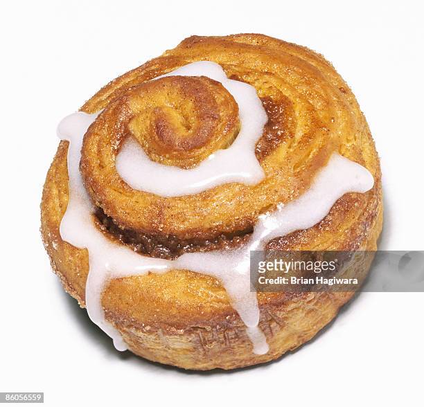 cinnamon roll - cinnamon bun stock pictures, royalty-free photos & images