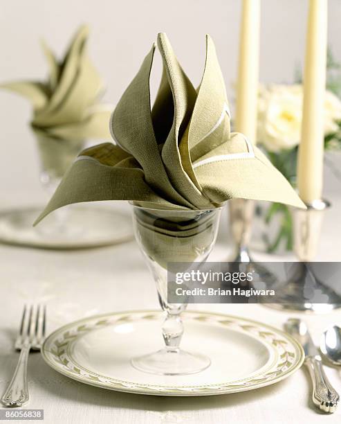 fancy table setting - table dressée photos et images de collection