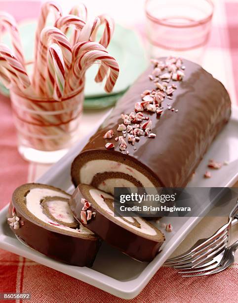 chocolate peppermint roulade - christmas dessert stock pictures, royalty-free photos & images
