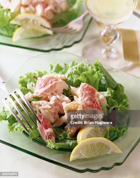 crab salad - surimi photos et images de collection