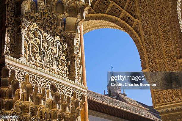 ornate stonework in andalucia , spain - alcazaba von alhambra stock-fotos und bilder