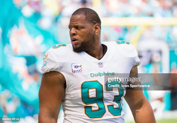 230 Miami Dolphins Defensive Tackle Ndamukong Suh (93) Stock Photos