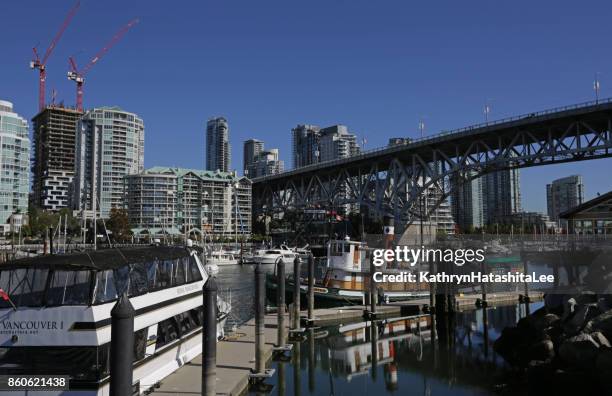 granville bridge and yaletown, vancouver, british columbia, canada, in autumn - yaletown stock pictures, royalty-free photos & images