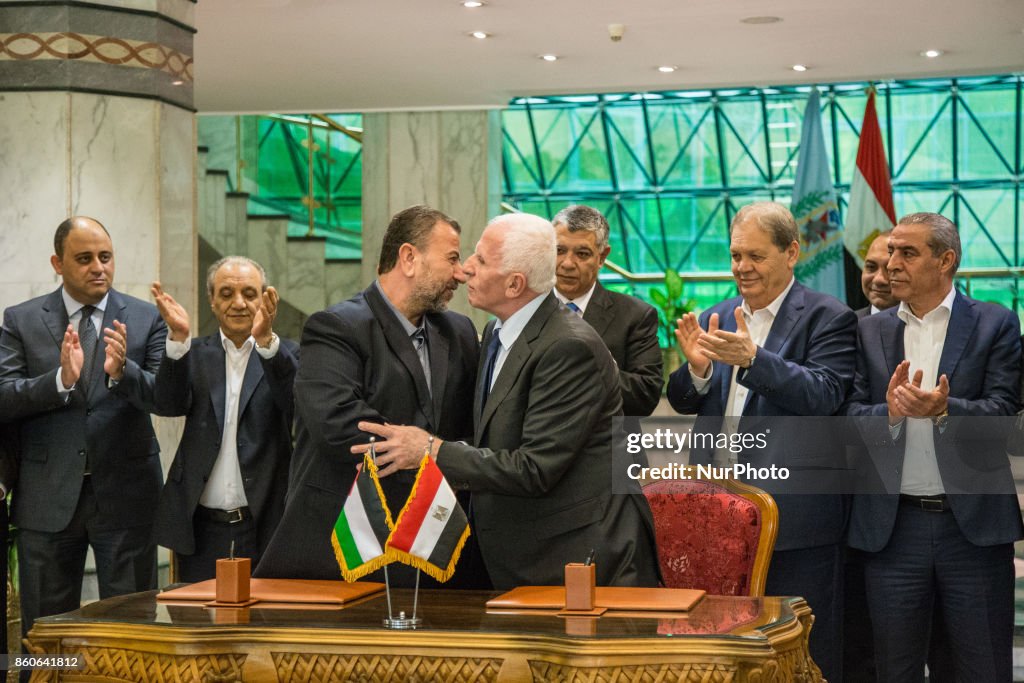 Hamas, Fatah sign deal on Palestinian reconciliation