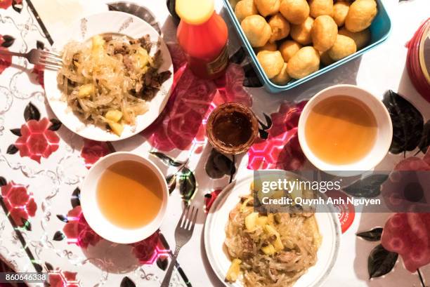 monoglian food: noodles meal with lamb meat - bayan olgiy stockfoto's en -beelden