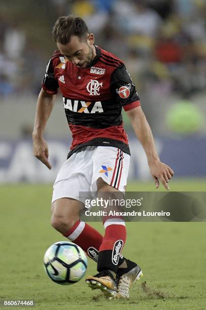 Everton RibeiroÂ of Flamengo runs with the ball during the match between Flamengo and Fluminense as part of Brasileirao Series A 2017 at Maracana...