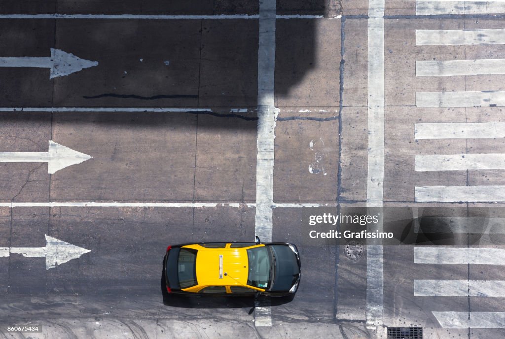 Vista aérea de Taxi en el centro de la capital Argentina Buenos Aires