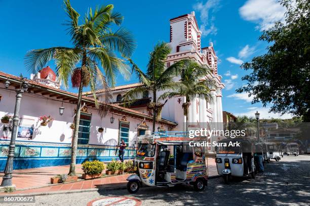 guatape, colombia. - guatapé stock-fotos und bilder