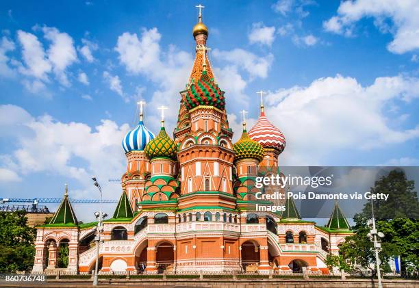 st basil's cathedral, in red square, moscow, russia - kremlin photos et images de collection