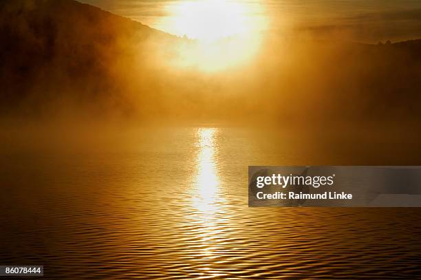 , stinson lake at sunset , white mountain national forest , new hampshire , - white mountain nationalforst stock-fotos und bilder