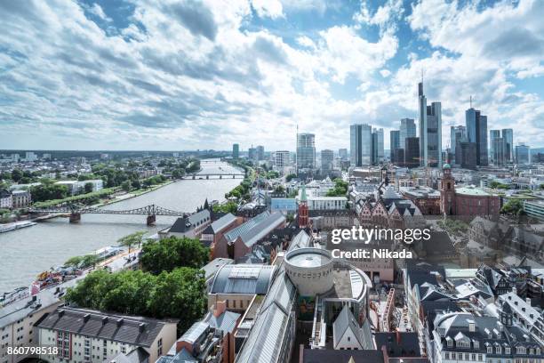 stadsgezicht van frankfurt am main, duitsland - frankfurt am main stockfoto's en -beelden