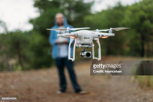 pilot ssing drone - remote control antenna stock pictures, royalty-free photos & images