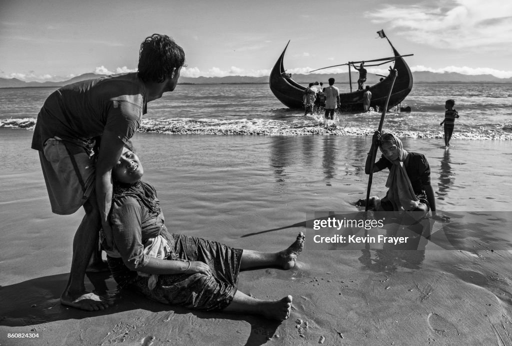 Rohingya Refugees Flee Into Bangladesh to Escape Ethnic Cleansing