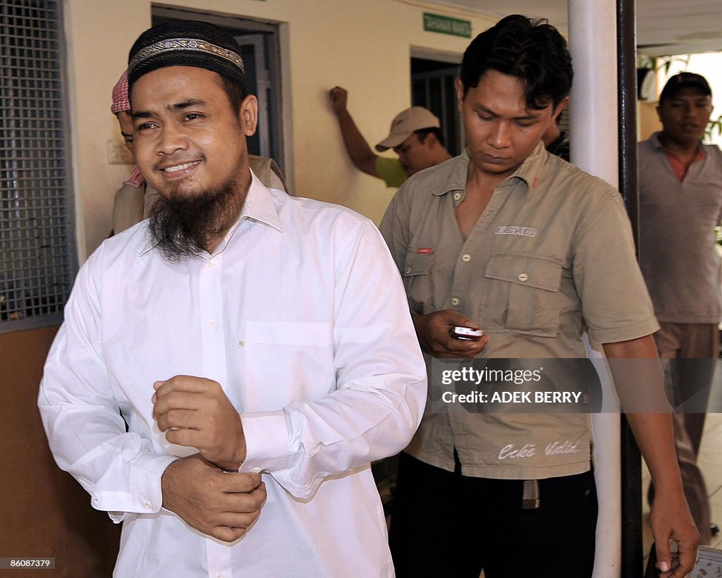 Indonesian Abdul Rahman Taib (F) and Ki