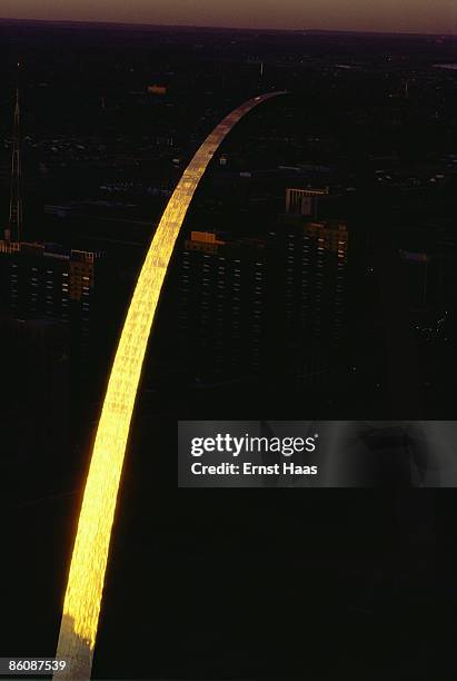 The Gateway Arch, part of the Jefferson National Expansion Memorial in St Louis, Missouri, January 1986. Designed by Eero Saarinen, it is an...