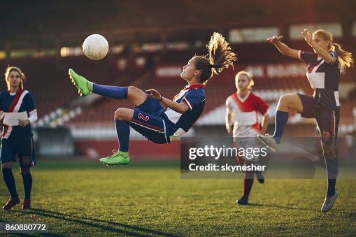 Coup de vélo déterminée sur un match de football ! Coup de vélo déterminée sur un match de football !