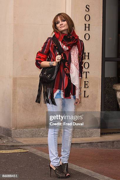 Mischa Barton attends a press presentation of Ri2k & Nica Handbags autumn/winter 2009 collection at Soho Hotel on April 21, 2009 in London, England.