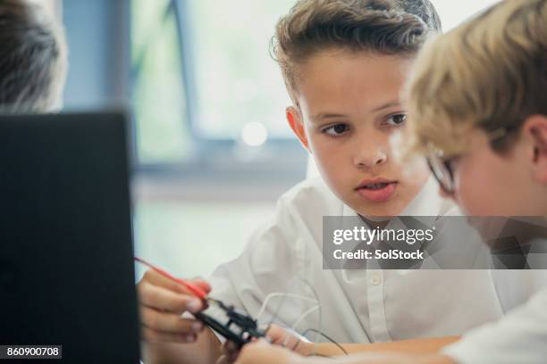 making circuits in school - high school computer coding stock pictures, royalty-free photos & images