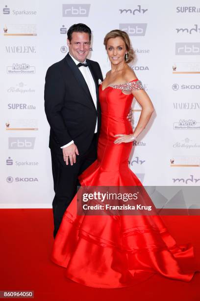 Klaus Gronewald and his wife Sandra Maria Gronewald attend the Goldene Henne on October 13, 2017 in Leipzig, Germany.