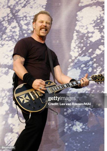 Photo of James HETFIELD and METALLICA, James Hetfield performing live onstage, playing Gibson Les Paul guitar