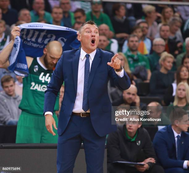 Sarunas Jasikevicius, Head Coach of Zalgiris Kaunas in action during the 2017/2018 Turkish Airlines EuroLeague Regular Season Round 1 game between...