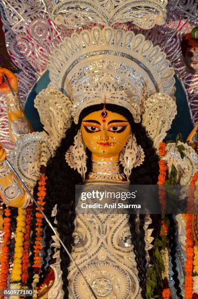 indian festivals: durga puja celebrations at chittaranjan park-2 - durga 個照片及圖片檔