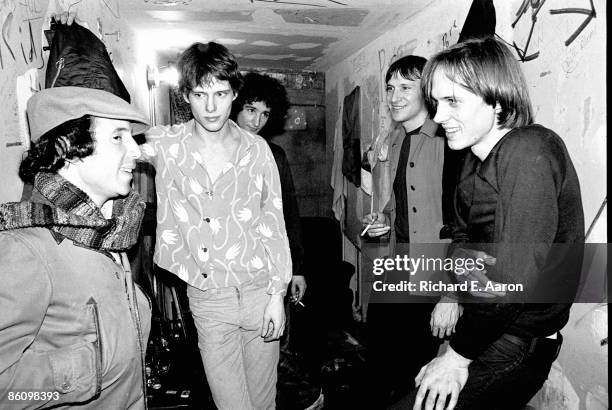 Photo of Paul SIMON and TELEVISION, Backstage with Paul Simon