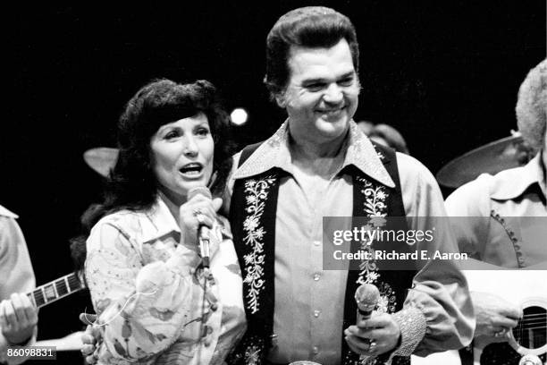 Photo of Conway TWITTY and Loretta LYNN; with Conway Twitty