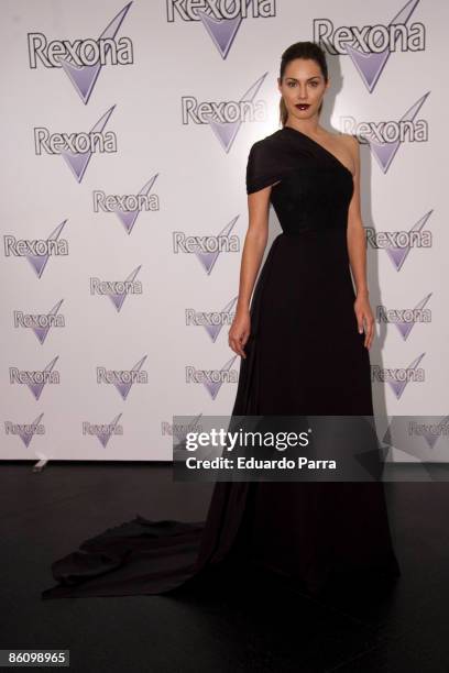 Model Priscila de Gustin attends a photocall to present Juan Duyos new black Bridal Dress on April 21, 2009 in Madrid, Spain.