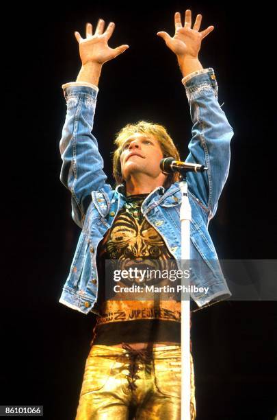 Photo of BON JOVI; Jon Bon Jovi, NSW Flood Relief Concert, Colonial Stadium, Melbourne Australia