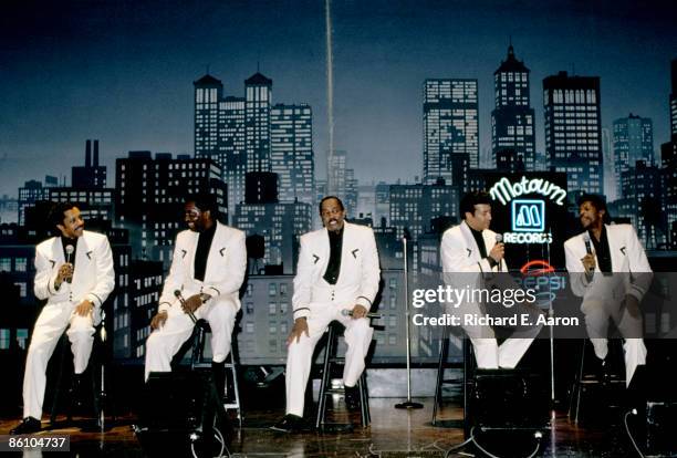 Photo of TEMPTATIONS and Ali-Ollie WOODSON and Melvin FRANKLIN and Otis WILLIAMS and Richard STREET and Ron TYSON; L-R: Ron Tyson, Otis Williams,...