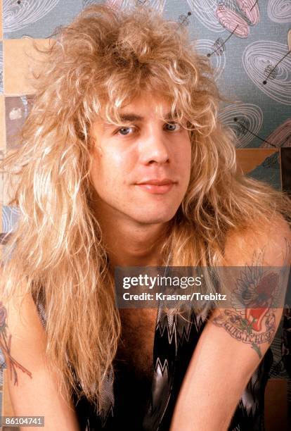 Photo of GUNS AND ROSES and Steven ADLER and GUNS N' ROSES and GUNS & ROSES; Steven Adler, posed, studio