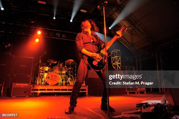 Photo of ALTER BRIDGE and Myles KENNEDY, Myles Kennedy performing on stage